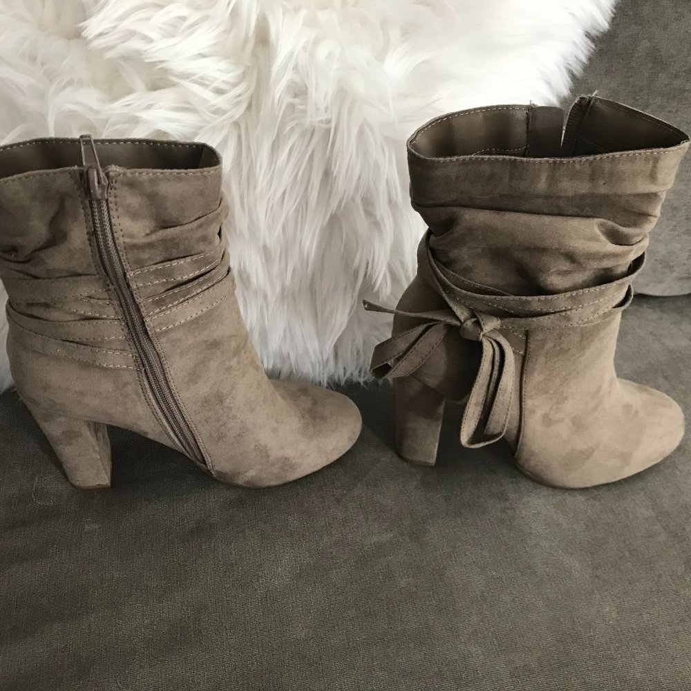 Brand new - Womens Suede Booties size 6